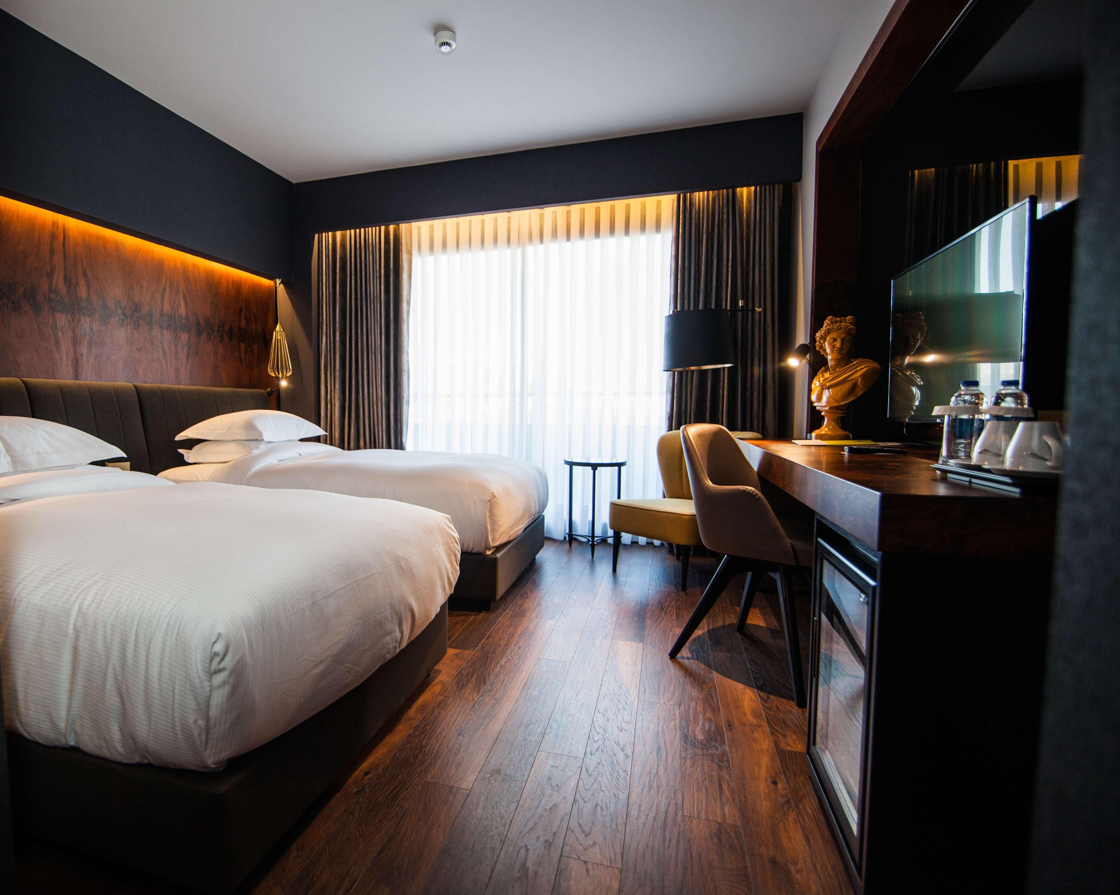 Hotel Doubletree By Hilton Airport