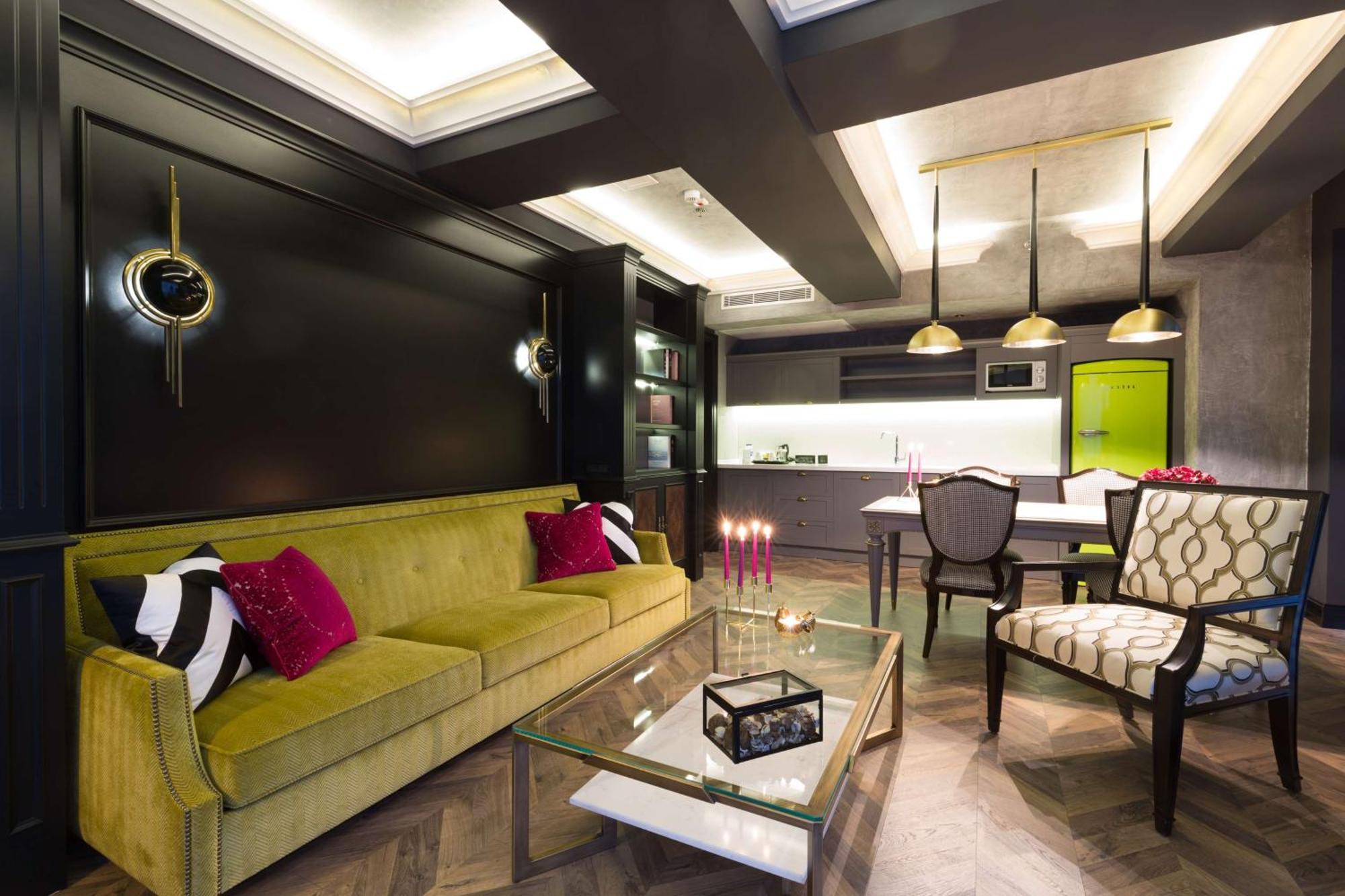 Doubletree By Hilton Airport