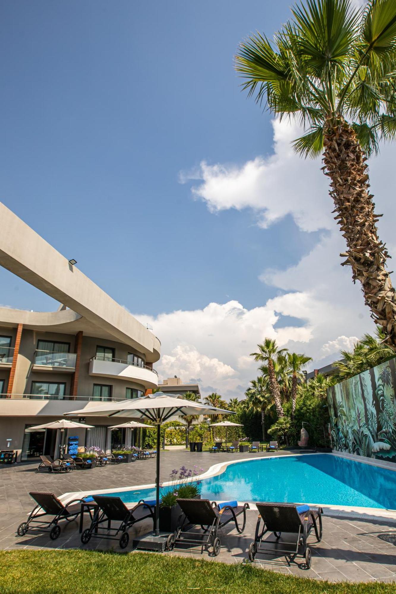 Doubletree By Hilton Airport 4*